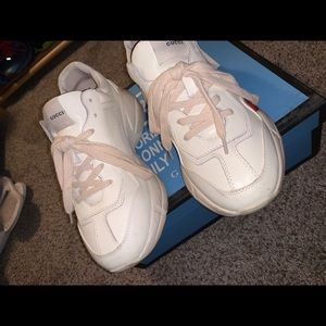 gucci sneakers size 40(7 mens)